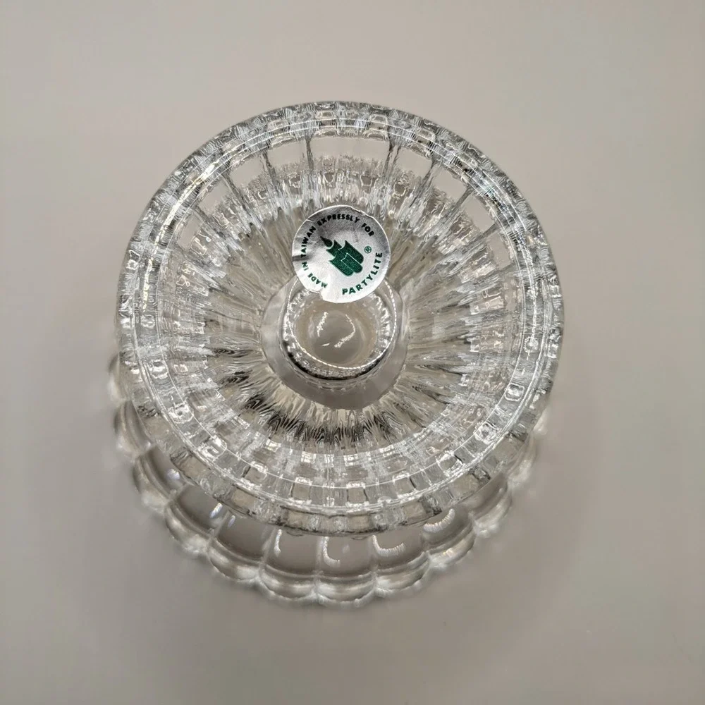 Partylite Crystal Quilted Shell Rib Votive Candle Holders Glass  Set Of 2. P9246